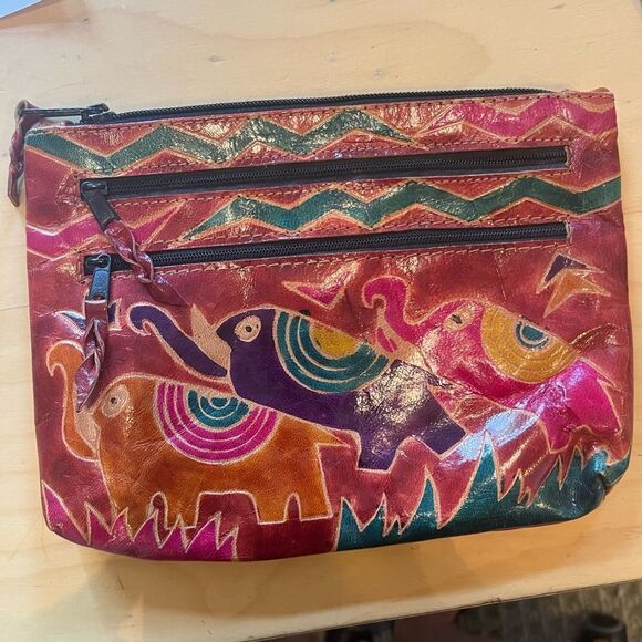 Vintage 90s Emily Ann of Boca Raton Tooled Leather Elephant Clutch - Picture 1 of 7